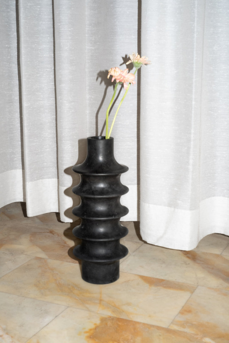 EDUARD BLACK VASE by Bloc Studios